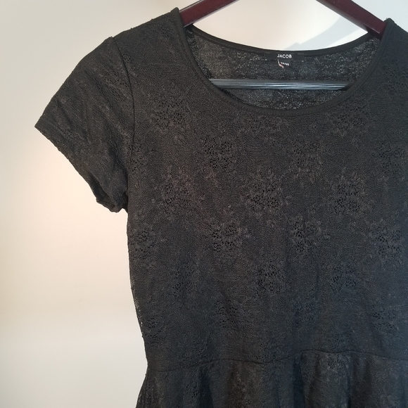 Top Peplum Blouse | All-black | Cap Sle… - Picture 3 of 15